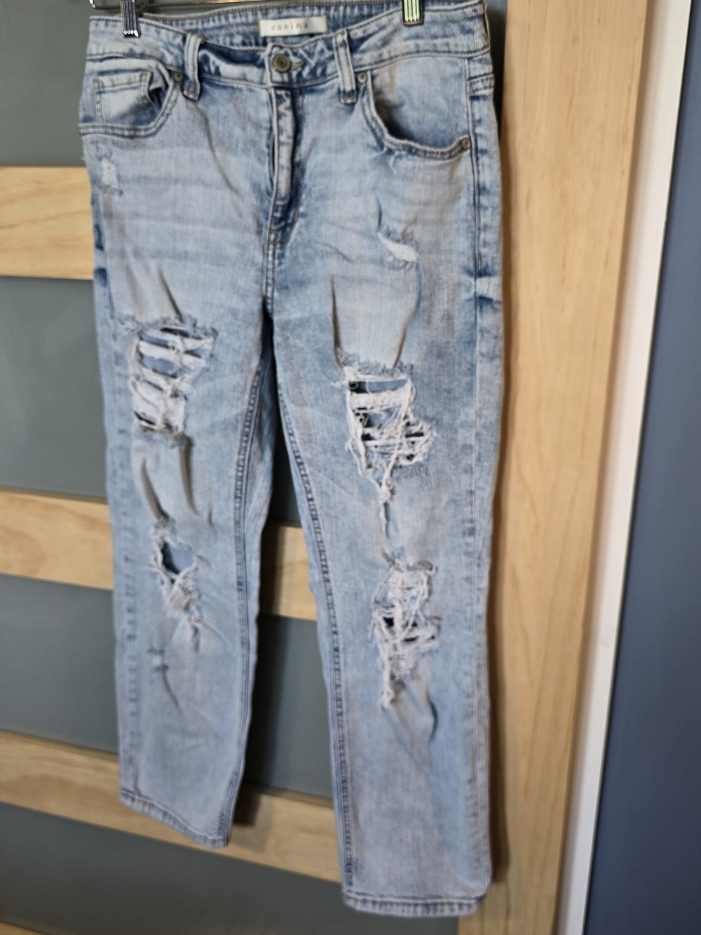 eunina Light Blue Distressed Straight-Leg Jeans